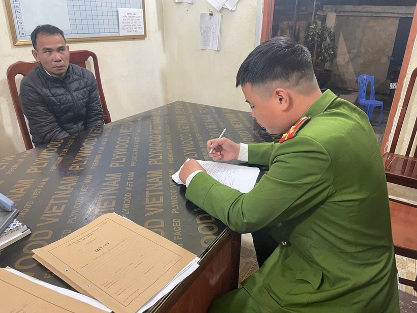 Công an xã Vũ Tiên làm việc với đối tượng Phạm Văn Khoa