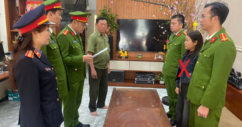 Đối tượng Nguyễn Thị Huyền (dấu X đỏ) kế toán Công ty TNHH Thương binh 27-7 Chiến Thắng. (Ảnh: Công an Thanh Hóa)