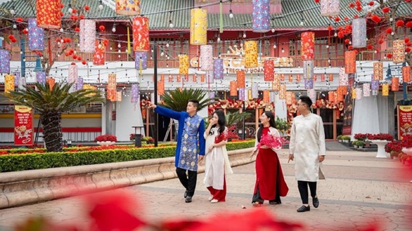 Sắc màu rực rỡ đường trang hoàng trên khắp con đường tại Sun World Ha Long.