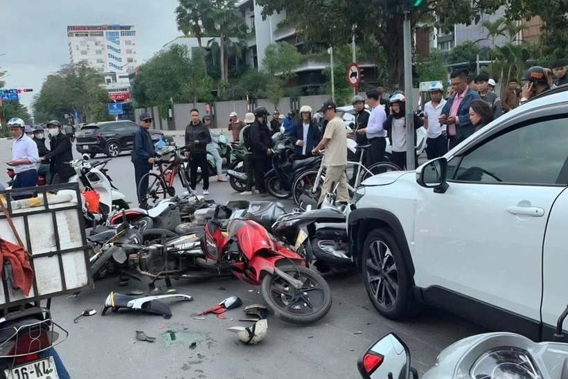 Hiện trường vụ tai nạn. Ảnh: VietNamnet, Tiền Phong