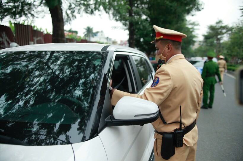 CSGT duy trì kiểm soát nồng độ cồn “xuyên” Tết.