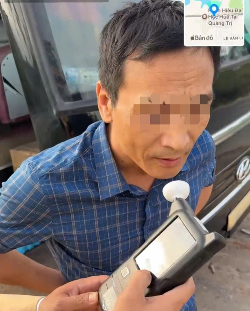 Tài xế chở 41 hành khách nhưng không có bằng lái, vi phạm nồng độ cồn. Ảnh: Báo Người lao động.