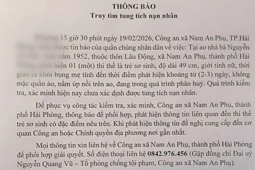Công an xã Nam An Phụ phát thông báo tìm thông tin thân nhân trẻ sơ sinh.