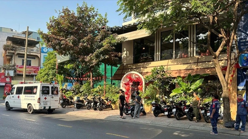 Cơ quan chức năng phong tỏa hiện trường, phục vụ công tác khám nghiệm, điều tra. Ảnh: Pháp luật TP.HCM