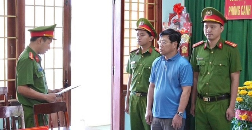 Tống đạt Quyết định khởi tố bổ sung đối với bị can Phạm Văn Lộc