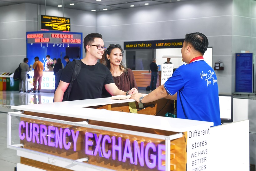 Du khách quốc tế tại Cảng HKQT Phú Quốc