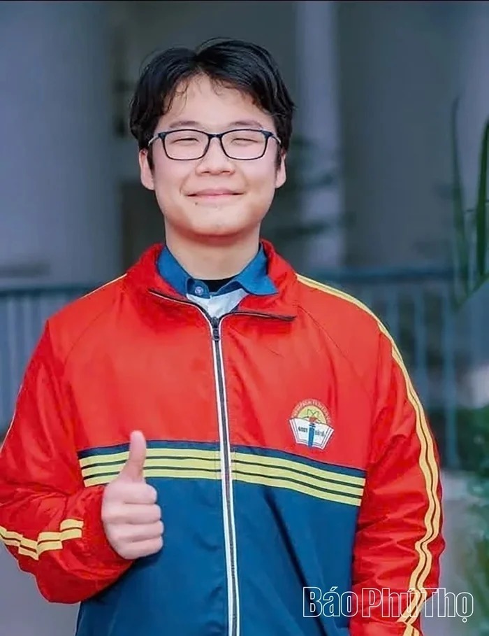 Nguyễn Duy Thành, lớp 12A1 chuyên Toán, Trường THPT Chuyên Vĩnh Phúc (tỉnh Phú Thọ)  được chọn tham dự Kỳ thi Olympic Toán học Châu Á Thái Bình Dương. Ảnh: Báo Phú Thọ.