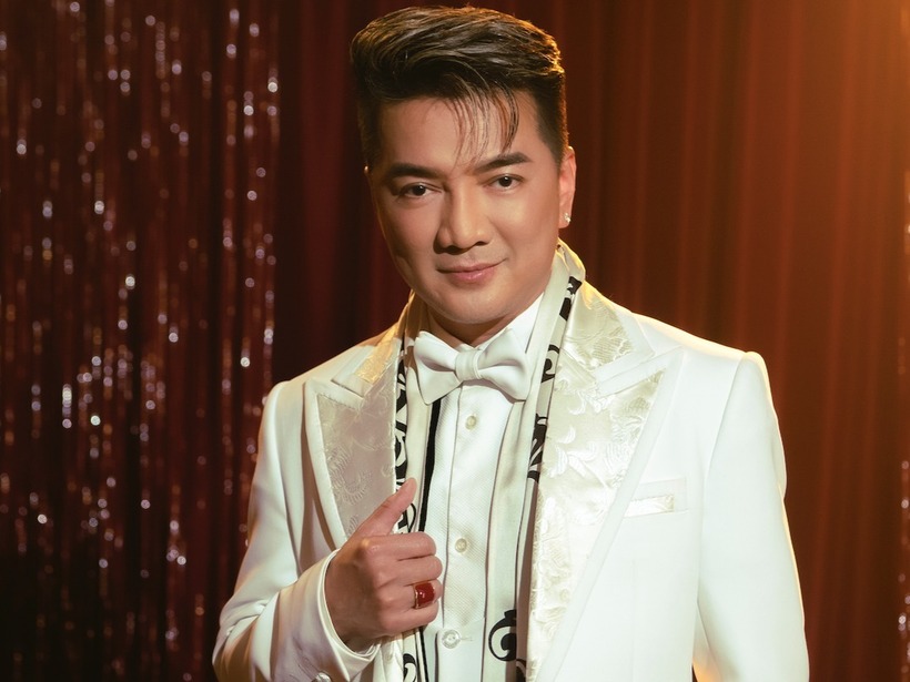 Ca sĩ Đàm Vĩnh Hưng.