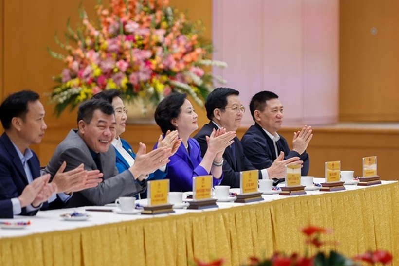 Các Phó Thủ tướng Hồ Đức Phớc, Mai Văn Chính, Phạm Thị Thanh Trà dự cuộc gặp mặt (Ảnh: VGP).