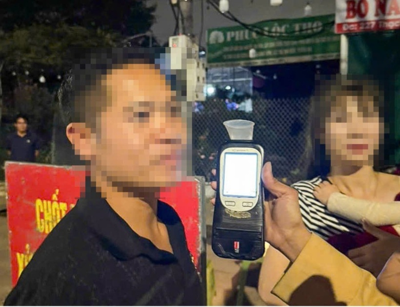 Tài xế xe taxi công nghệ vi phạm nồng độ cồn tối 23/2.