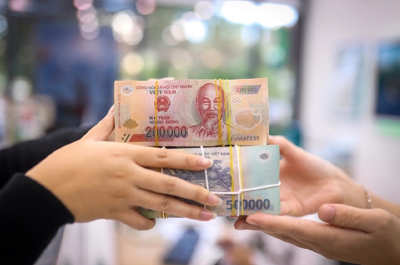 Lãi suất không duy trì ở trạng thái cao hoặc thấp trong thời gian dài mà vận hành theo chu kỳ tăng - điều chỉnh - ổn định