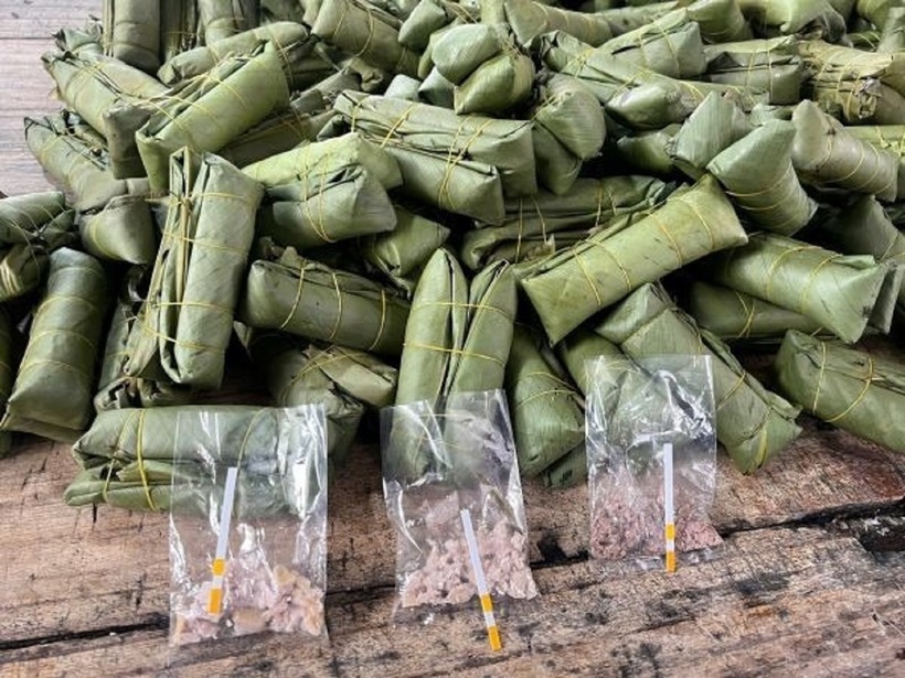 Kết quả test nhanh 12 mẫu thành phẩm và nguyên liệu cho thấy 6 mẫu nghi ngờ dương tính với hàn the. Ảnh: An ninh Thủ đô