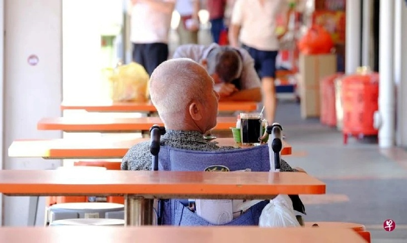 Chăm sóc hàng xóm 12 năm, người đàn ông bất ngờ được tặng 5 căn nhà. Ảnh minh họa,