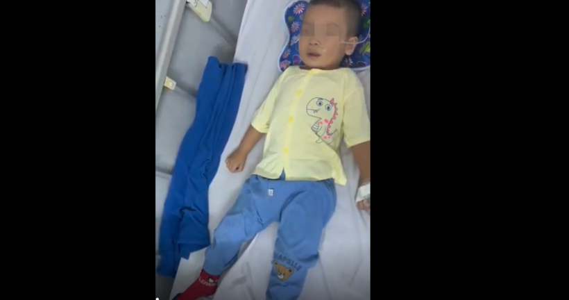 Thời điểm nhập viện, trẻ không có phản ứng tiếp xúc, liệt không hoàn toàn tứ chi