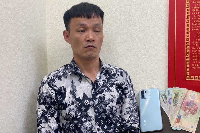 Đối tượng Lê Văn Dũng cùng tamg vật. Ảnh: Công an tỉnh Thanh Hoá.