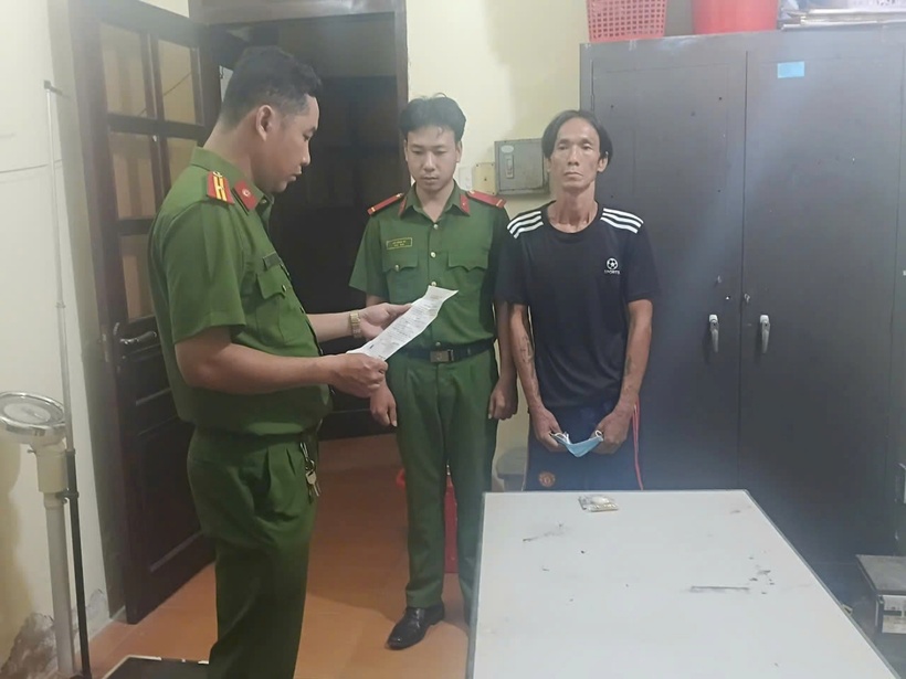 Bị can Triệu Quang Vũ tại cơ quan. Ảnh Công an tỉnh Vĩnh Long.
