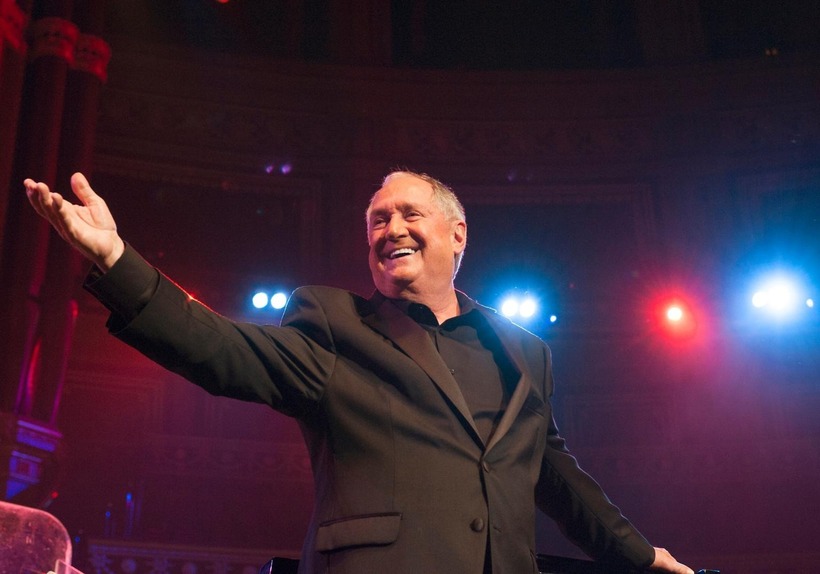 Neil Sedaka đã qua đời.
