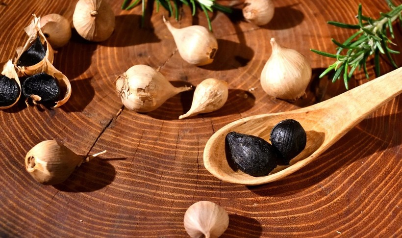 Việc dùng quá nhiều tỏi đen kéo dài có thể gây hại cho thị lực.