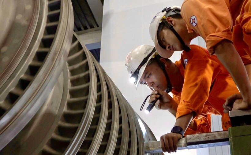 Sáng kiến “Nghiên cứu, thiết kế và gia công chế tạo giá đỡ bàn dao tiện để gia công seal fins hơi rotor HIP Nhà máy điện Vĩnh Tân 2” của Công ty EPS đạt chứng nhận cấp Tổng Công ty đợt 1/2025