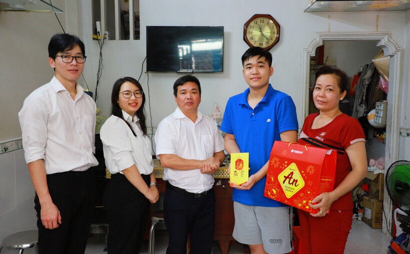 Đoàn EVNGENCO3 thăm, tặng quà Tết gia đình Em Tạ Thành Trung – Sinh viên Trường Đại học Nông Lâm TP.HCM