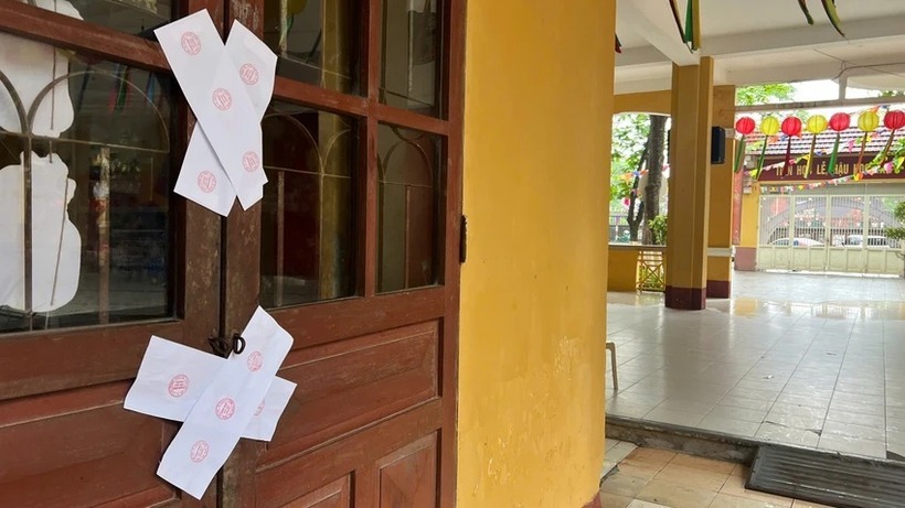 Lớp học bị niêm phong. Ảnh: Pháp luật TP.HCM