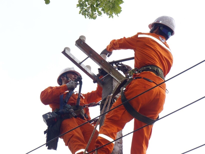 Công ty Điện lực Thanh Hóa sớm chủ động xây dựng phương án bảo đảm cấp điện phục vụ các lễ hội sau Tết, các sự kiện chính trị quan trọng, đặc biệt là công tác bầu cử HĐND các cấp diễn ra tới đây