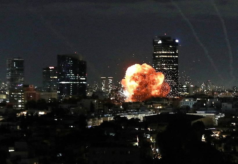 Iran không kích đáp trả Israel hôm 28/2. Ảnh: Reuters