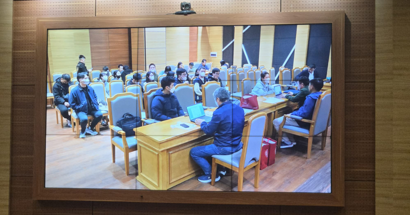 Cơ quan công an làm việc với các đối tượng trong vụ án.