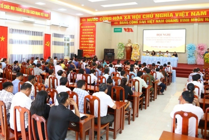 Các cử tri đồng tình và rất ủng hộ các ứng viên ĐBQH (ảnh T.Tiến).