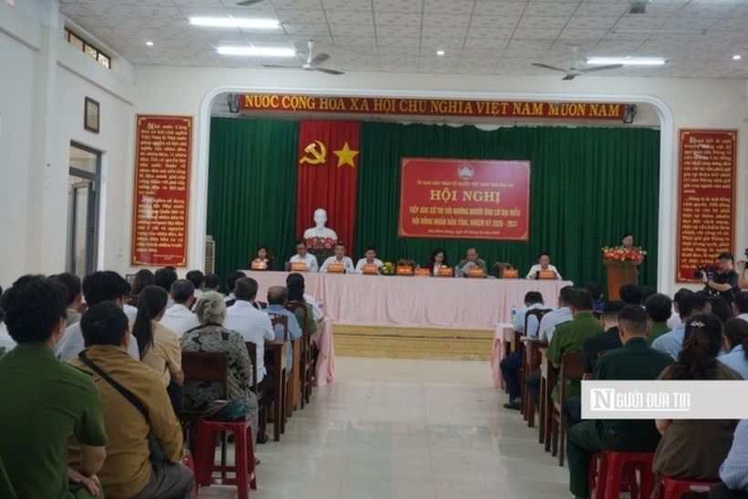 Quang cảnh buổi tiếp xúc cử tri tại phường Quy Nhơn Đông vào ngày 6/3