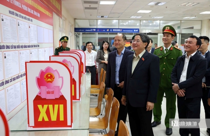 Ngày 6/3, Phó Chủ tịch Quốc hội Nguyễn Đức Hải kiểm tra về công tác chuẩn bị bầu cử đại biểu Quốc hội khóa XVI và đại biểu HĐND các cấp nhiệm kỳ 2026 – 2031 tại phường Vũng Áng, tỉnh Hà Tĩnh. Ảnh Đình Anh.