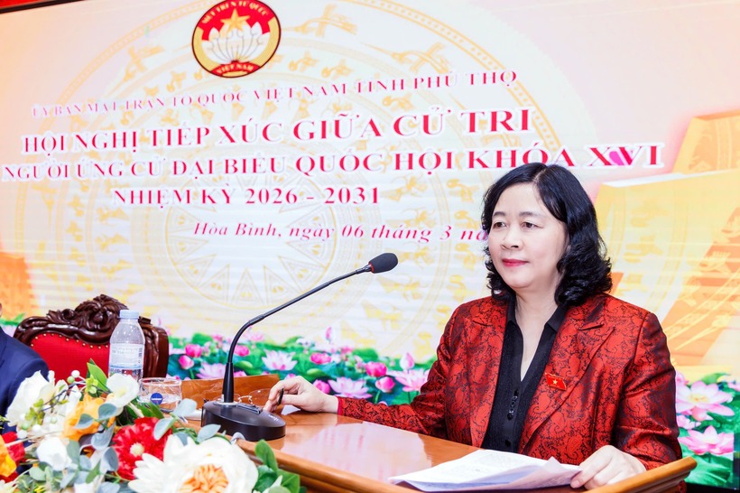 Chủ tịch UBTƯ MTTQ Việt Nam Bùi Thị Minh Hoài trình bày Chương trình hành động tại hội nghị (Ảnh Quang Vinh).