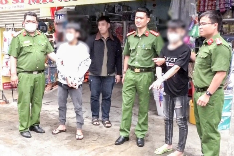 Danh tính hai nghi phạm trong vụ người đàn ông bị sát hại trên vỉa hè ở Khánh Hòa. Ảnh:  PLO.