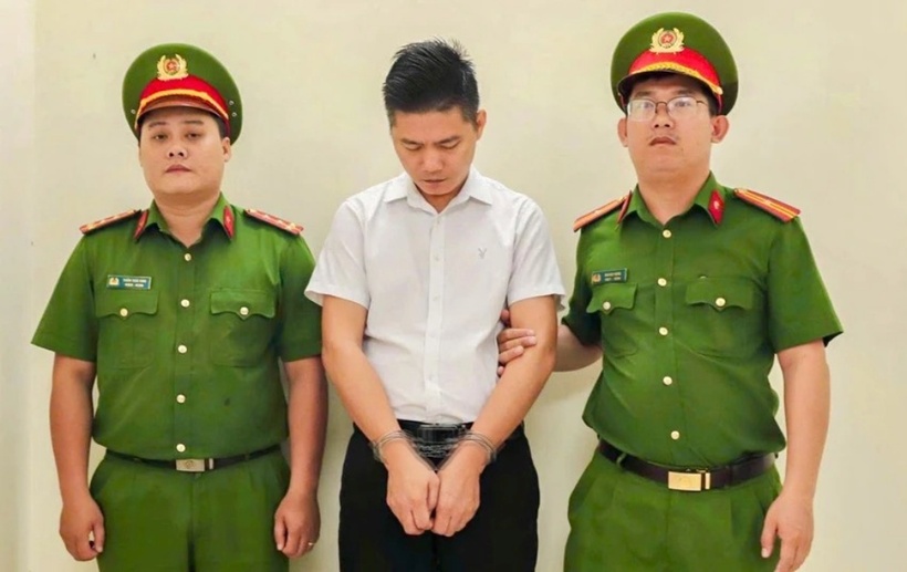 Zhang Senlin tại cơ quan công an. Ảnh: PLO.