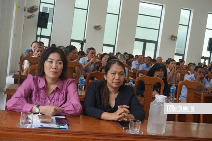 Cử tri phường Quy Nhơn Nam tại buổi tiếp xúc với các đại biểu ứng cử tại Đơn vị bầu cử số 1