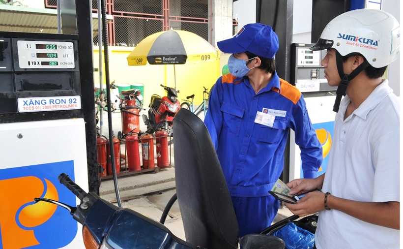 Doanh nghiệp xăng dầu được đề xuất tự công bố giá, báo cáo qua hệ thống quản lý. (Ảnh: VietnamNet)
