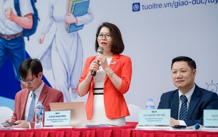 TS.BS Đỗ Thanh Hương, Phó trưởng phòng Quản lý Đào tạo Trường Đại học Y Hà Nội, chia sẻ tại Ngày hội tư vấn tuyển sinh - hướng nghiệp 2026. Ảnh: VTC News