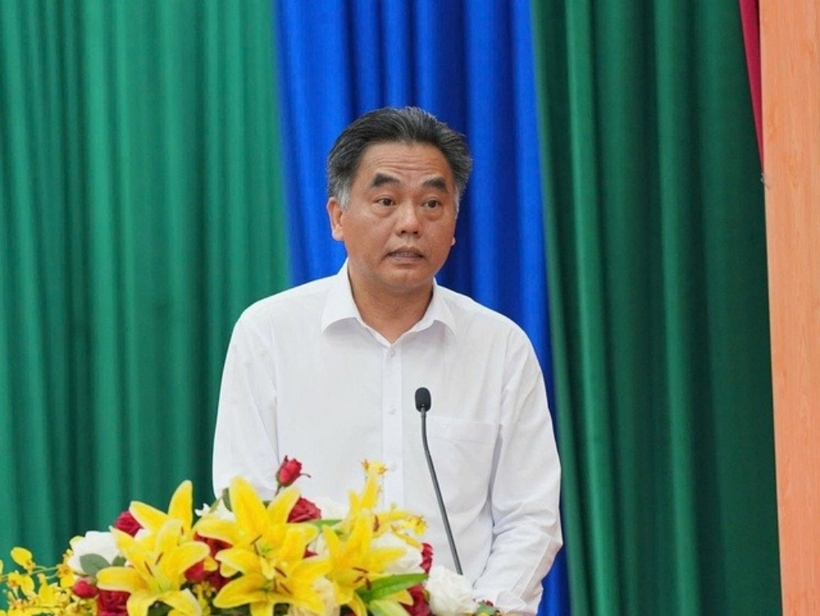 Ông Nguyễn Thế Duy trình bày trước cử tri về những định hướng, cam kết đồng hành trong việc xây dựng hạ tầng và nhà ở xã hội, góp phần công tác an sinh cho người dân.