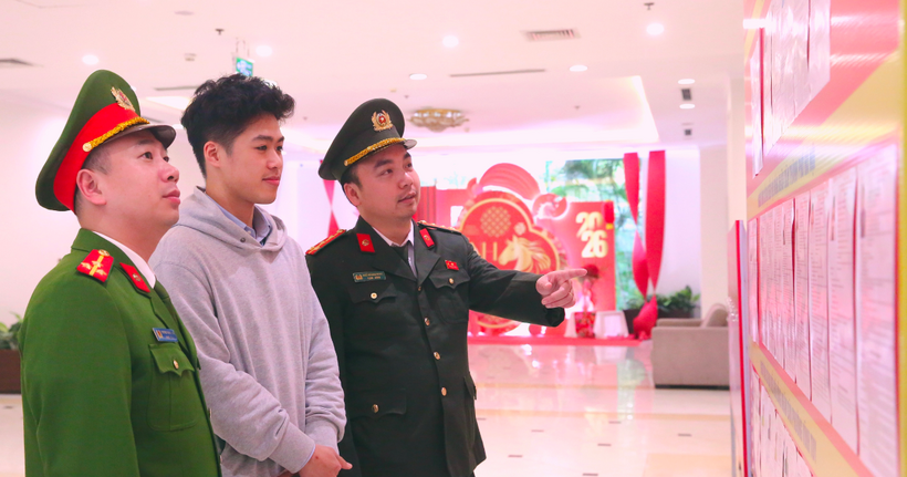 Công an Hà Nội chủ động bảo đảm tuyệt đối an ninh, an toàn cho bầu cử Quốc hội khóa XVI - 7
