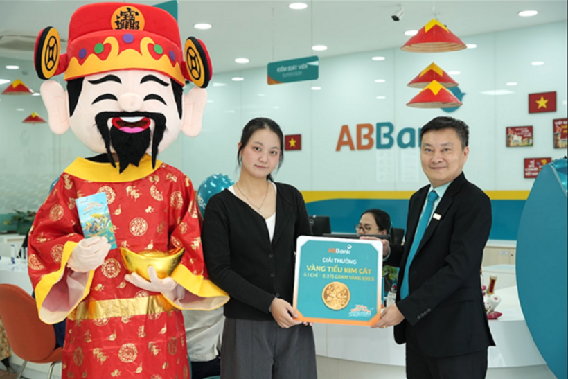 Ngày đầu tiên ABBank tung “mưa” vàng 24K: Những chủ nhân đầu tiên đã lộ diện - 4