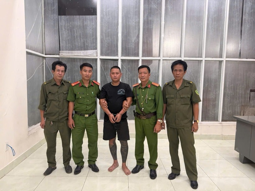 Công an phường Tam Phước bắt được đối tượng Hải nhờ sự giúp đỡ của người dân. (Ảnh: Công an tỉnh Đồng Nai)