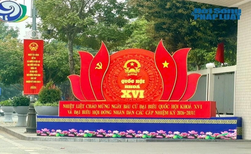Hà Nội rực rỡ cờ hoa chào mừng ngày hội toàn dân - 10