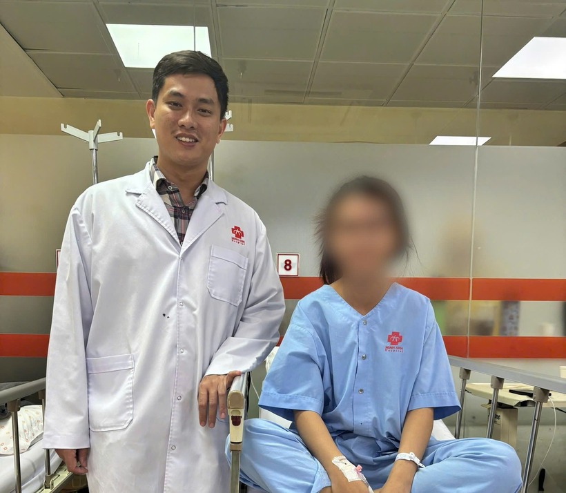 Nữ sinh đã qua khỏi cơn nguy kịch nhưng chức năng thận suy giảm. Ảnh: Người lao động.