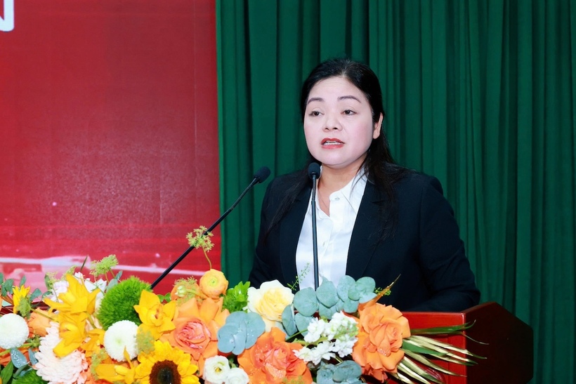 Bà Nguyễn Thị Loan, Phó Chủ tịch UBND tỉnh Thái Nguyên phát biểu tại buổi lễ