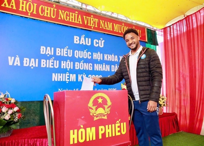 Xuân Son náo nức đi bỏ phiếu.