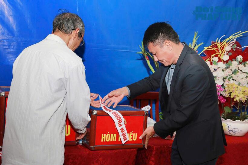 Cử tri Hưng Yên và Thái Nguyên nô nức phấn khởi trong ngày hội toàn dân, gửi trọn niềm tin vào từng lá phiếu - 9