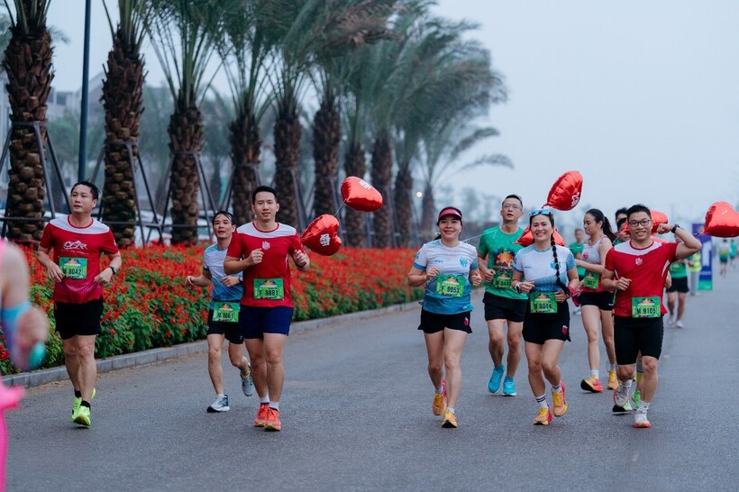 Cung đường chạy xuyên qua các tuyến đường nội khu