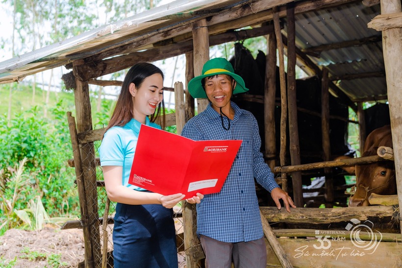 Tổ vay vốn trở thành cầu nối gắn kết ngân hàng với cộng đồng, góp phần nâng cao đời sống người dân