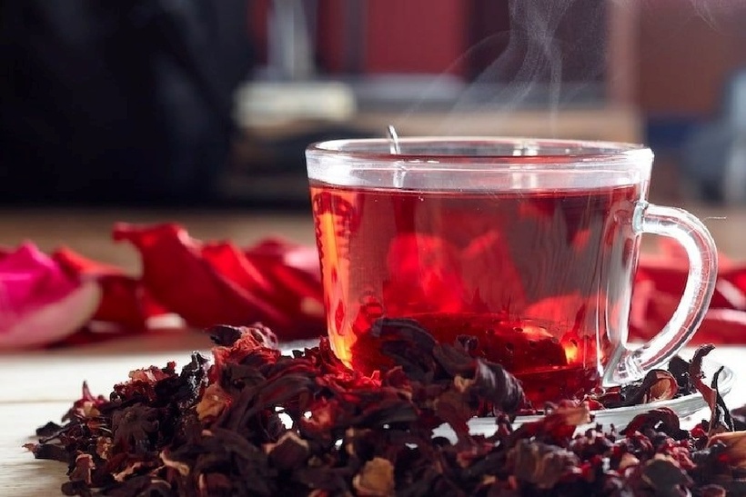 Với màu đỏ tươi rực rỡ, trà hoa dâm bụt vừa ngon vừa bổ dưỡng.