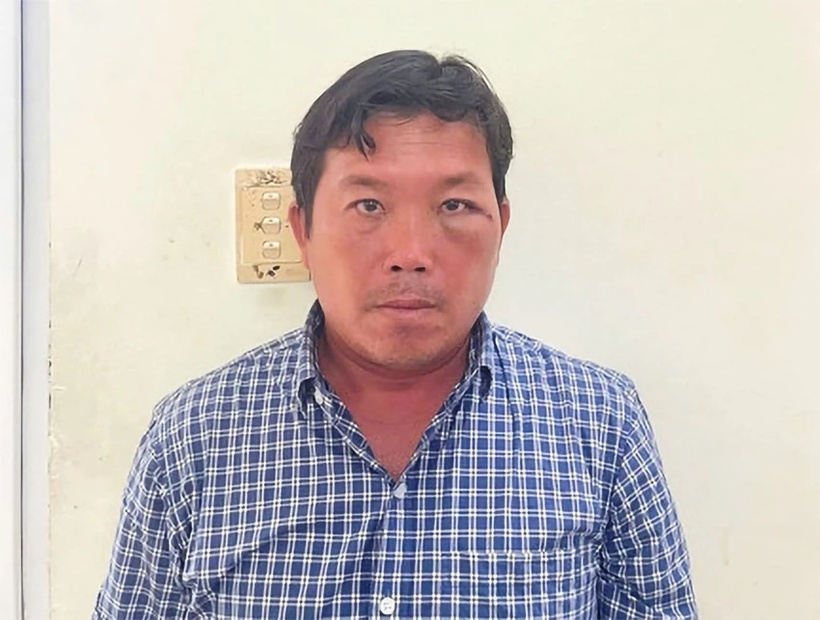 Đoàn Minh Thuận bị công an bắt giữ. Ảnh: Pháp luật TP.HCM